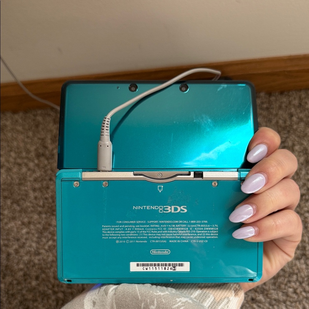 Nintendo 3DS Handheld Console - Teal - Picture 2 of 7